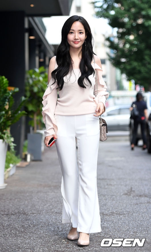 Dàn diễn viên 'Seven Days Queen' tụ tập đi ăn tiệc mừng công