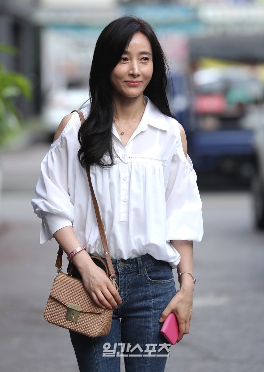 Dàn diễn viên 'Seven Days Queen' tụ tập đi ăn tiệc mừng công