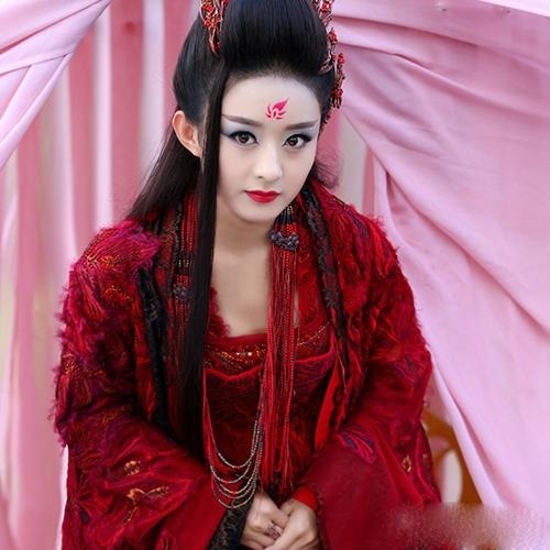 Mỹ nhân Hoa ngữ lột xác nhờ trang điểm đậm khi vào vai ác
