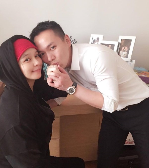 Từ Nhược Tuyên tất bật chuẩn bị đi hát để giúp chồng trả nợ