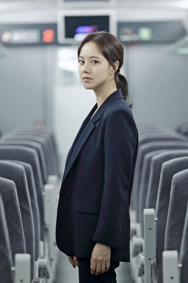 Loạt hình Lee Jun Ki - Moon Chae Won trên phim trường 'Criminal Minds'