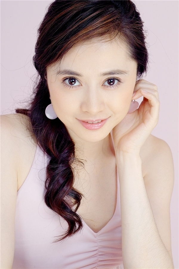 Ngất ngây trước nhan sắc của ni cô đẹp nhất phim kiếm hiệp Kim Dung