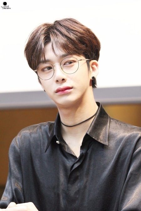 8 idol nam này sẽ là đại diện nhan sắc thế hệ mới của Kpop