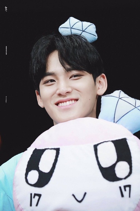 8 idol nam này sẽ là đại diện nhan sắc thế hệ mới của Kpop