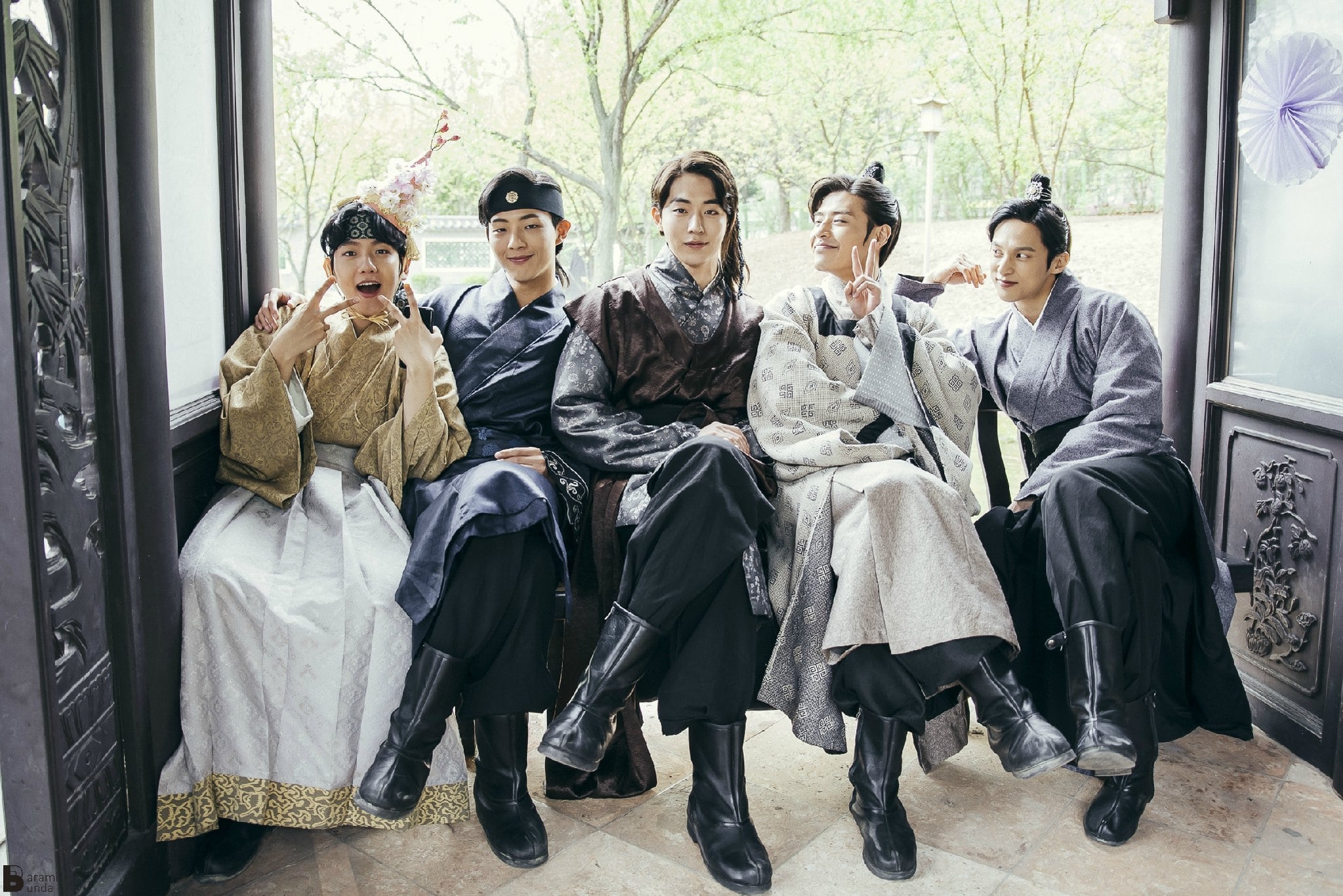 6 mối quan hệ anh em được yêu thích nhất trong drama Hàn