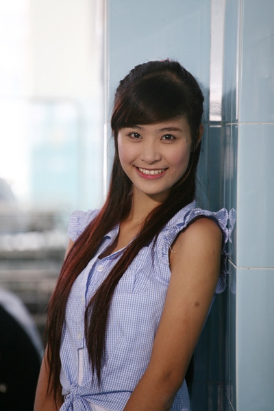 Đông Nhi vào vai bà tám Thư Kỳ.
