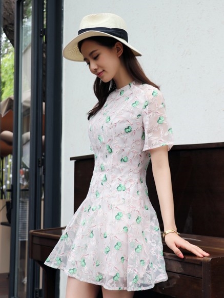 Những mỹ nhân sở hữu vòng eo 'vạn người mê' trong giới giải trí Hoa Ng