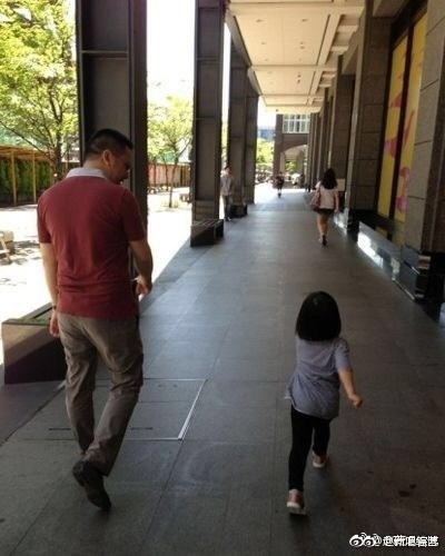 Triệu Vy và Huỳnh Hữu Long vẫn đưa con gái Tiểu Tứ Nguyệt du lịch