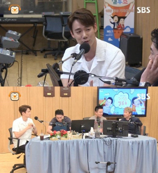 Yoo Yeon Suk giả gái quá xinh đến nỗi mẹ cũng nhận không ra