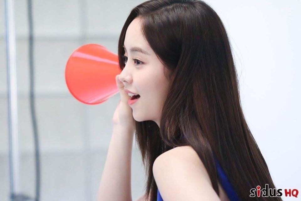 Vẻ đẹp sắc sảo, trưởng thành của Kim So Hyun trong bộ ảnh họa báo mới