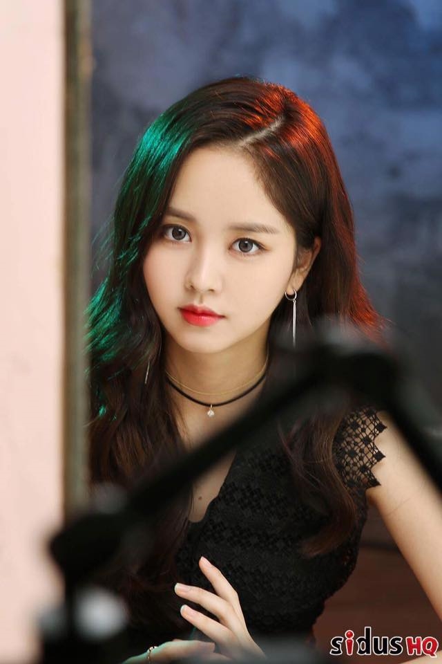 Vẻ đẹp sắc sảo, trưởng thành của Kim So Hyun trong bộ ảnh họa báo mới