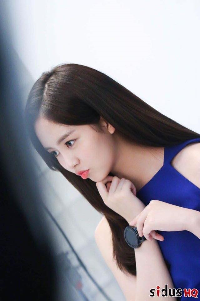 Vẻ đẹp sắc sảo, trưởng thành của Kim So Hyun trong bộ ảnh họa báo mới