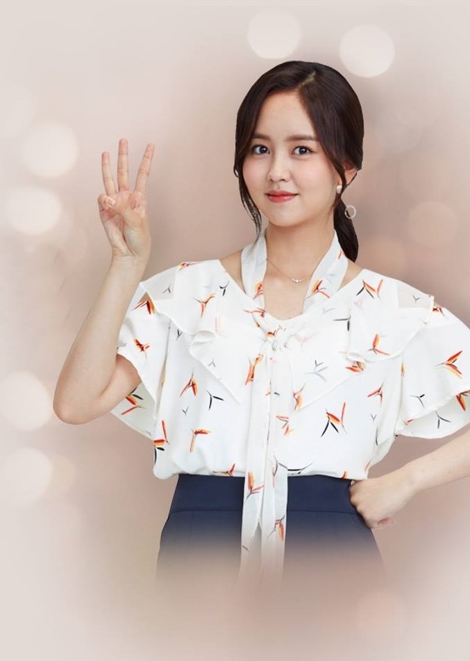 Vẻ đẹp sắc sảo, trưởng thành của Kim So Hyun trong bộ ảnh họa báo mới
