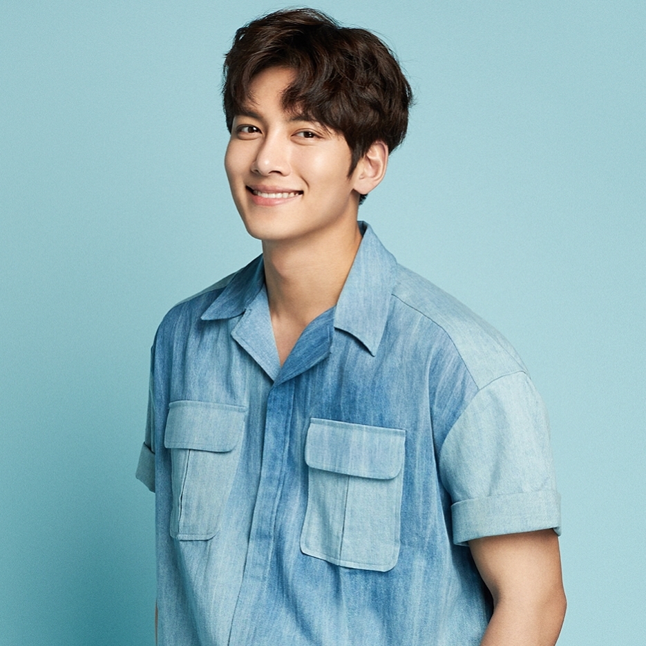 Ji Chang Wook khiến fan ngỡ ngàng khi nhập ngũ trong yên lặng