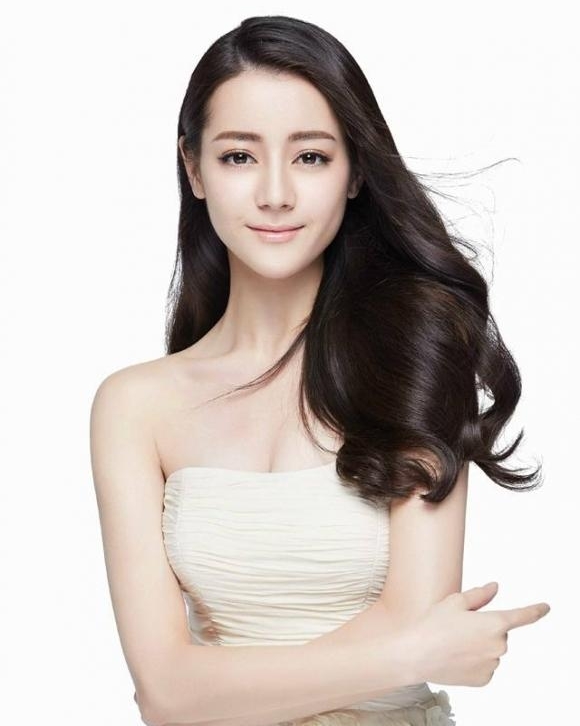 Không thể phủ nhận nhan sắc hơn người của mỹ nhân Tân Cương.