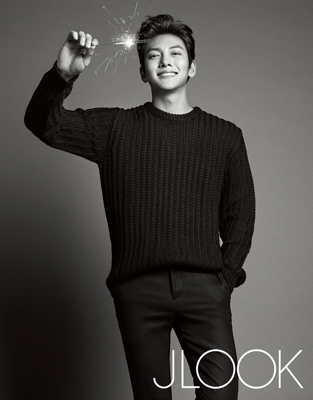 Ji Chang Wook khiến fan ngỡ ngàng khi nhập ngũ trong yên lặng