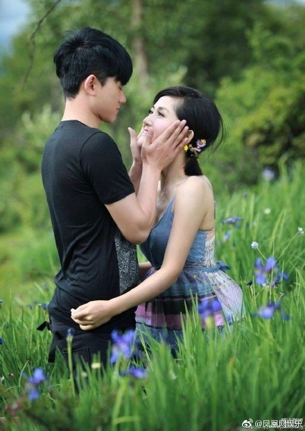 Các 'ông chồng điểm 10' của làng giải trí Cbiz 'ai cũng ước ao'