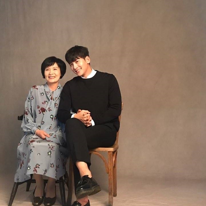 Ji Chang Wook khiến fan ngỡ ngàng khi nhập ngũ trong yên lặng