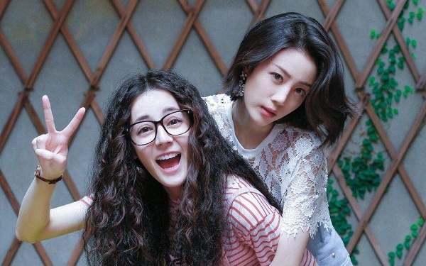 Cô từng tham gia đóng vai nữ thứ trong Lý Huệ Trân xinh đẹp.