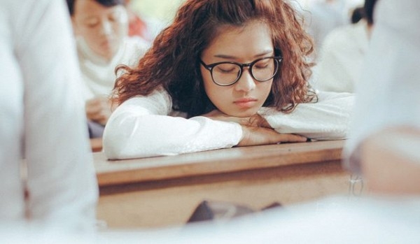 Mỹ nhân Việt và những lần 'hi sinh làm xấu mình' vì nghệ thuật