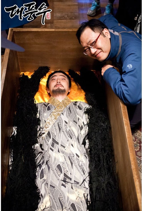 Hậu trường tràn ngập tiếng cười của những bộ phim Hàn