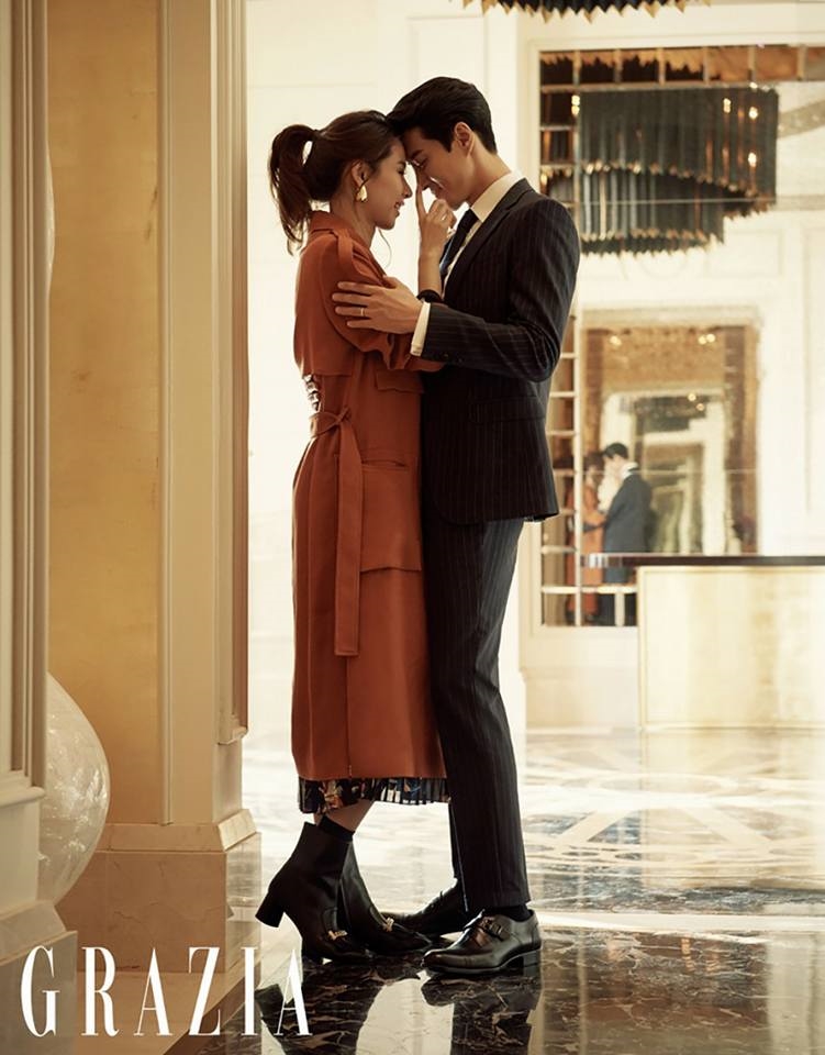 Vợ chồng Lee Dong Gun - Jo Yoon Hee 'tình bể bình' trên tạp chí mới