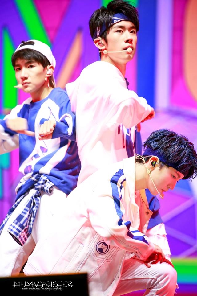 Sau 4 năm ra mắt, TFBoys đã trưởng thành và 'soái' đến độ này đây!