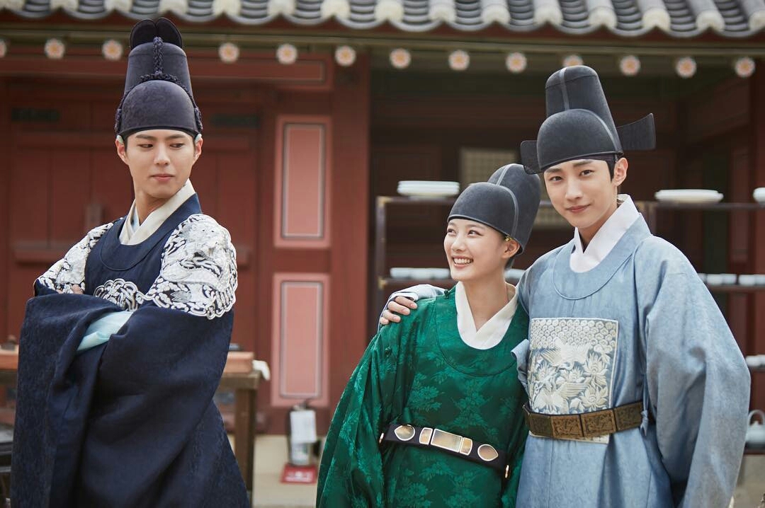 Jin Young kể chuyện thân thiết với dàn cast 'Love In The Moonlight'