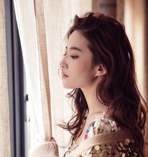 Lộ ảnh thời thần tiên tỷ tỷ, Lưu Diệc Phi bị chỉ trích giữa tâm bão