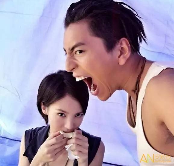 Những kiểu tạo dáng chụp ảnh hot của dàn sao hàng đầu Hoa ngữ