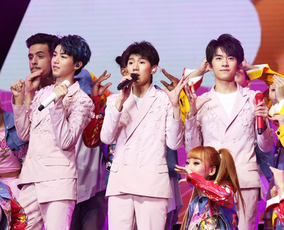 Sau 4 năm ra mắt, TFBoys đã trưởng thành và 'soái' đến độ này đây!