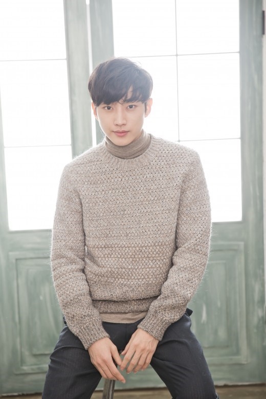 Jin Young kể chuyện thân thiết với dàn cast 'Love In The Moonlight'