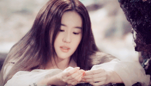 Lộ ảnh thời thần tiên tỷ tỷ, Lưu Diệc Phi bị chỉ trích giữa tâm bão