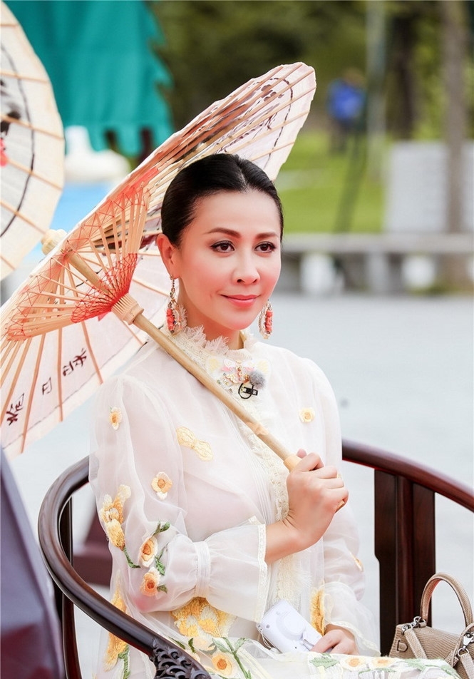 "Nhan sắc không tuổi" Lưu Gia Linh.