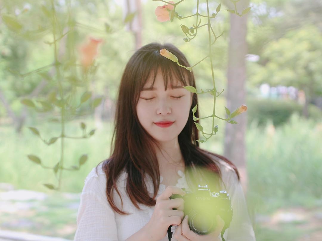 Lộ diện gương mặt xinh đẹp của tác giả ngôn tình nổi tiếng Cố Mạn?