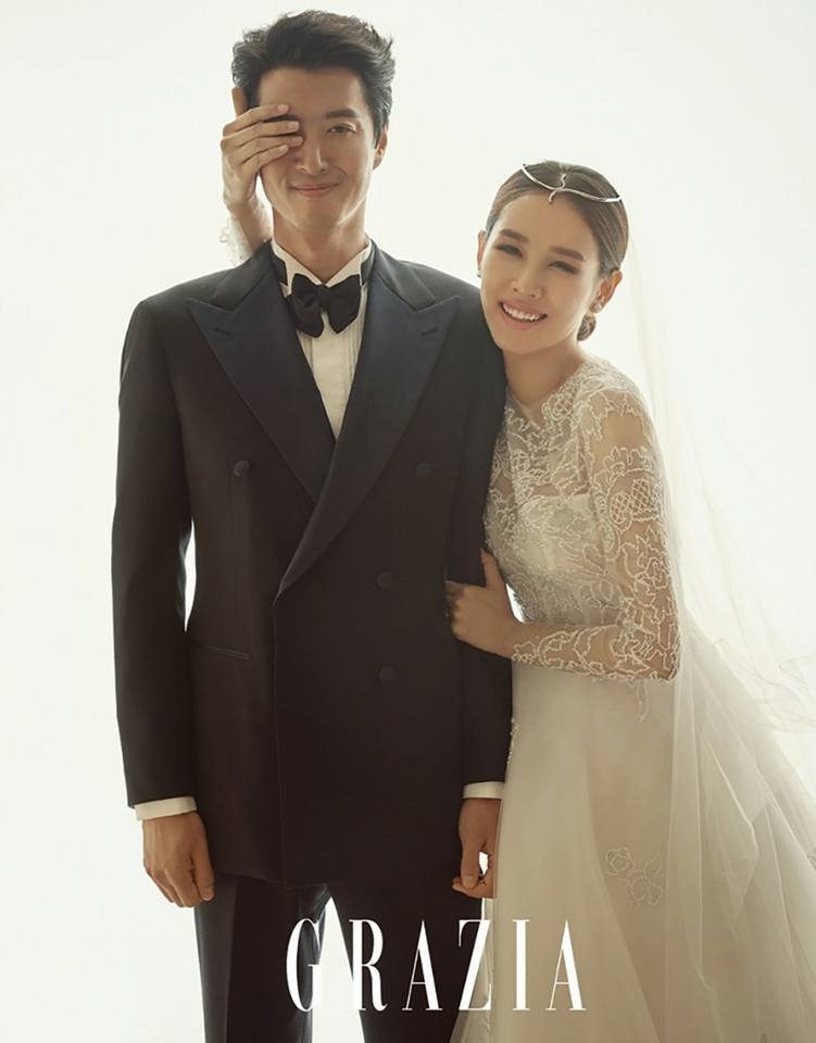 Vợ chồng Lee Dong Gun - Jo Yoon Hee 'tình bể bình' trên tạp chí mới