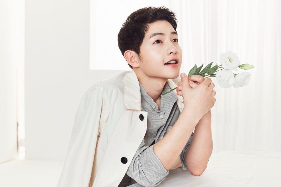 Song Joong Ki dẫn đầu danh tiếng quảng cáo sao nam tháng 8
