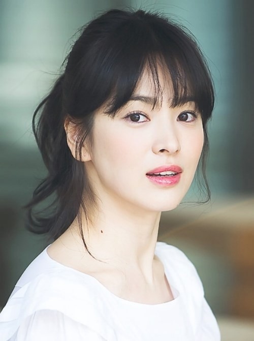 Song Hye Kyo gây góp phần xuất bản sách du lịch lịch sử Hàn Quốc