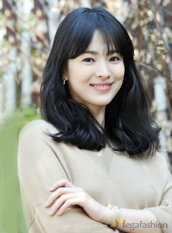 Song Hye Kyo gây góp phần xuất bản sách du lịch lịch sử Hàn Quốc