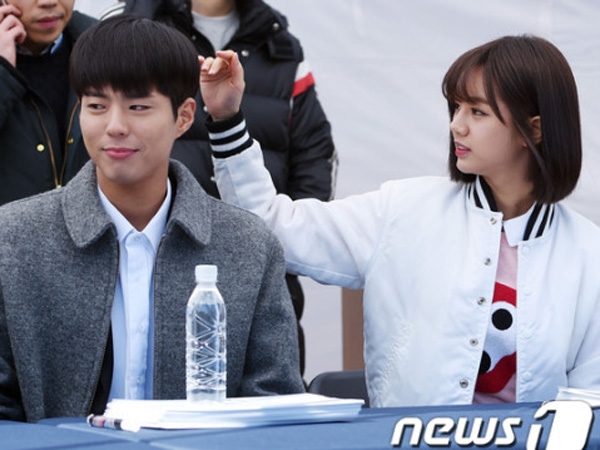 Cặp đôi 'Reply 1988 hẹn hò, Park Bo Gum liên tục được nhắc tên
