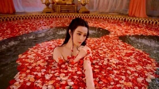 Những cảnh tắm để đời của dàn mỹ nhân Hoa ngữ trên màn ảnh nhỏ