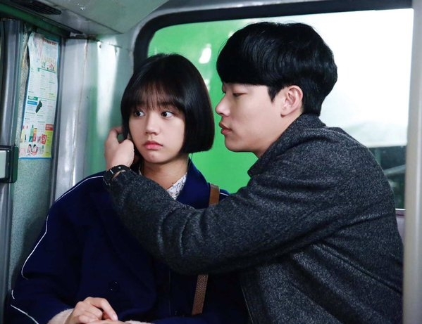Dispatch tung hình ảnh hẹn hò bí mật của Ryu Jun Yeol và Hyeri