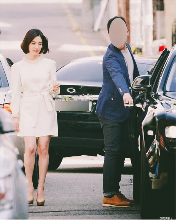 Song Hye Kyo gây chú ý với mái tóc ngắn quá xinh đẹp, nữ tính