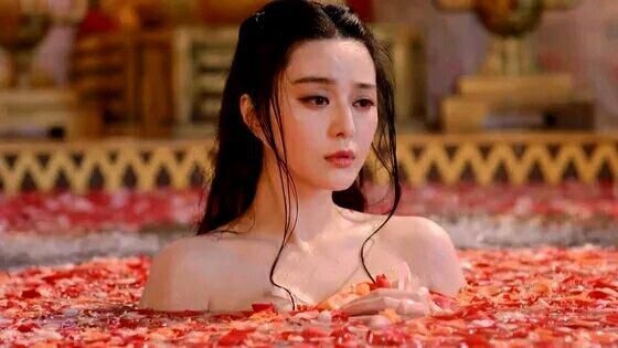 Những cảnh tắm để đời của dàn mỹ nhân Hoa ngữ trên màn ảnh nhỏ