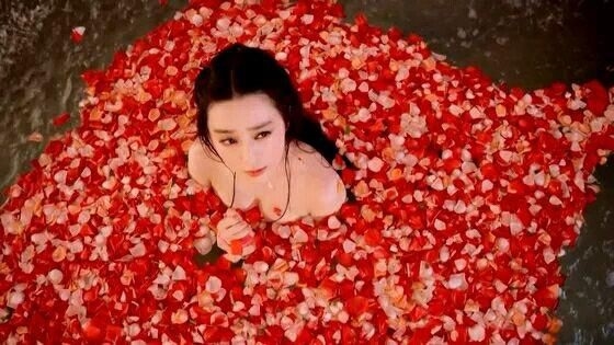 Những cảnh tắm để đời của dàn mỹ nhân Hoa ngữ trên màn ảnh nhỏ