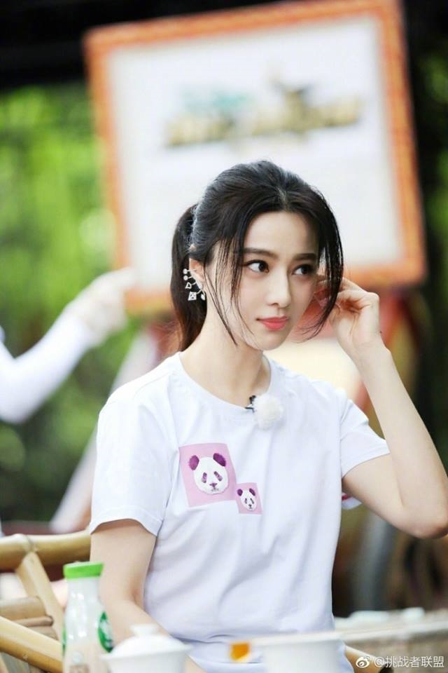 Phạm Băng Băng rạng ngời trong show Liên Minh Người Thách Thức mùa 3