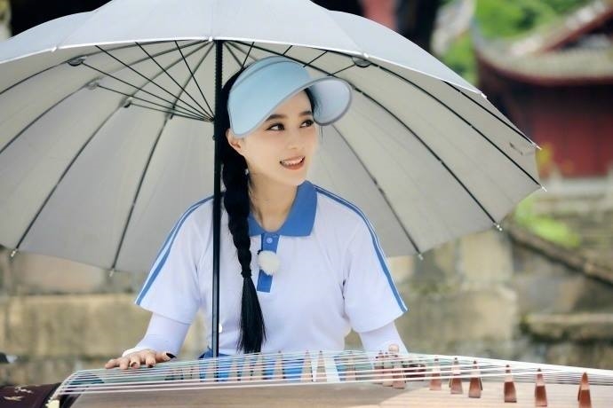 Phạm Băng Băng rạng ngời trong show Liên Minh Người Thách Thức mùa 3