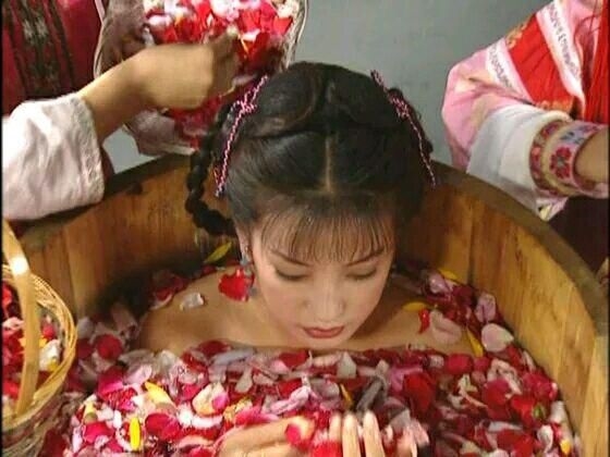 Những cảnh tắm để đời của dàn mỹ nhân Hoa ngữ trên màn ảnh nhỏ