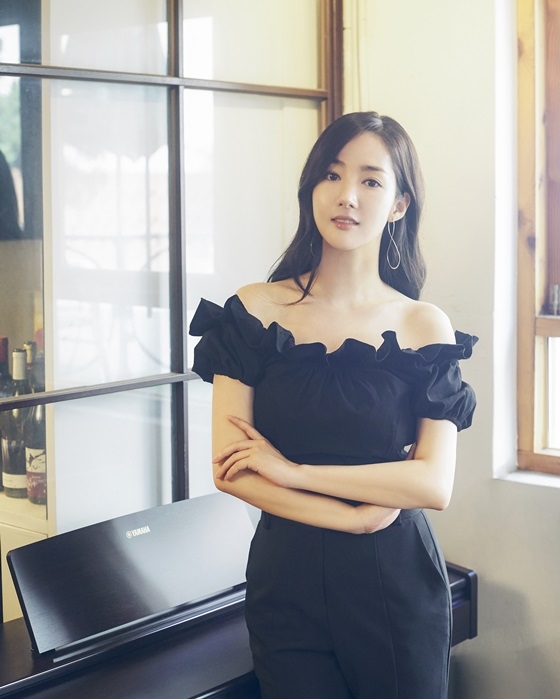 Park Min Young tự nhận là trạch nữ, thích chăm sóc nhà cửa