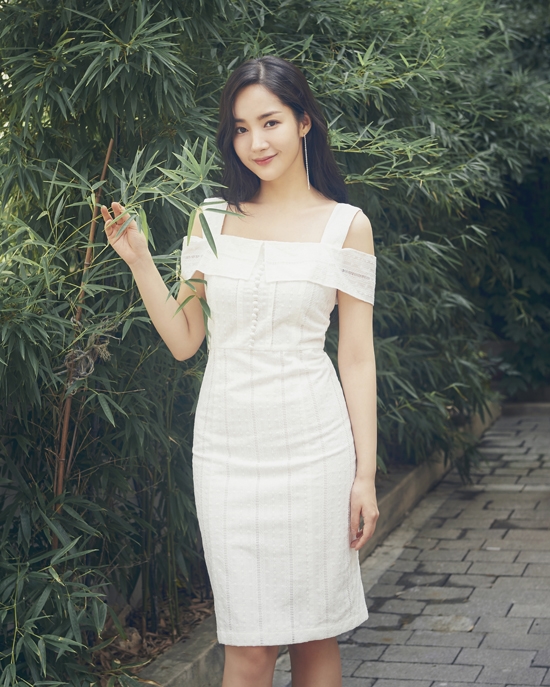 Park Min Young tự nhận là trạch nữ, thích chăm sóc nhà cửa